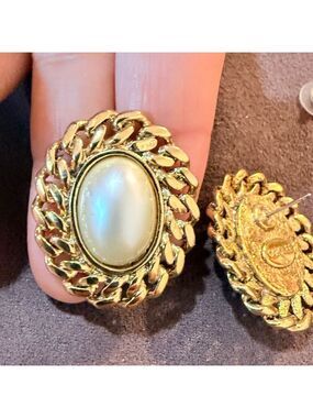 Carolee #10 Vintage Gold and Cream Chain Earrings